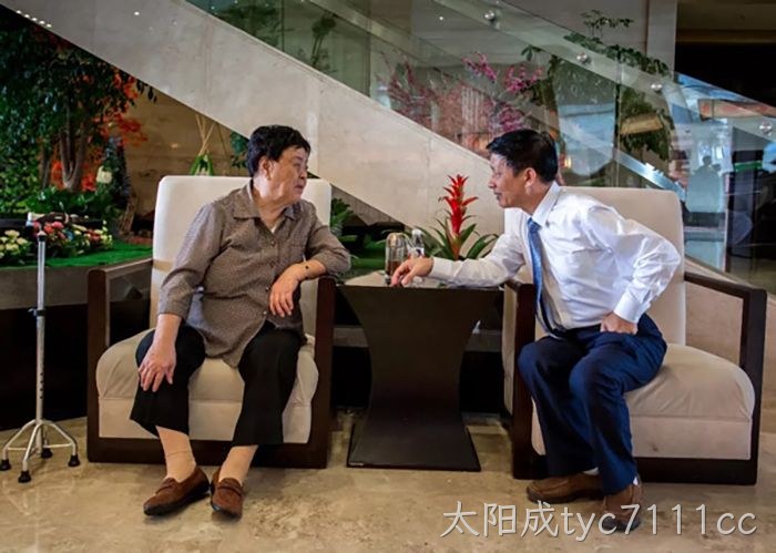 汪月霞率“六连”老战士来太阳成tyc7111cc参观指导